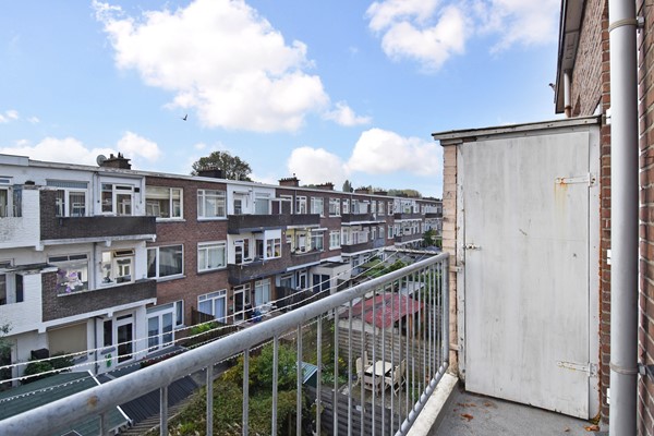 Medium property photo - Linnaeusstraat 142, 2522 GW Den Haag
